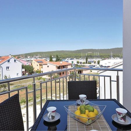 1 Bedroom Cozy Apartment In Bibinje Exteriör bild